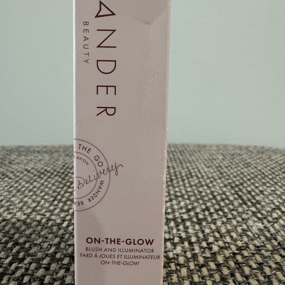 Wander Beauty On-The-Glow Blush and Illuminator - Picture 2 of 6